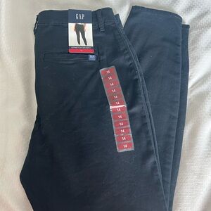GAP Classic Stretch Skinny Pants in Black - Women